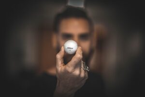 ゴルフ初心者が短期間で上達するための講座はどれが最適？
