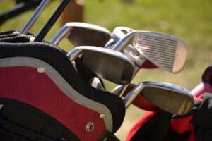 ゴルフ初心者男性に最適なゴルフ講座はどれ？